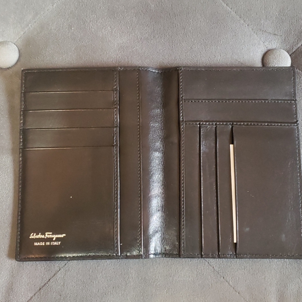Salvatore ferragamo wallet